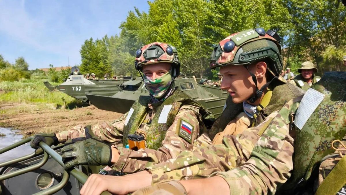 Участники из Хабаровского края вышли в финал третьего сезона Военно-патриотической игры «Зарница»