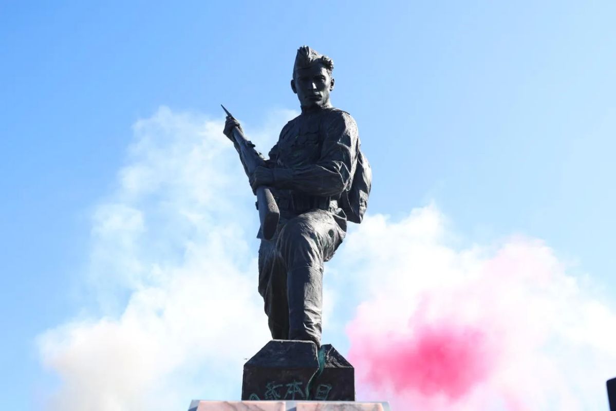 Сегодня в Хабаровске открыт уникальный мемориальный комплекс – первый в стране памятник, посвященный Победе над милитаристской Японией и окончанию Второй мировой войны Сегодня в Хабаровске открыт уникальный мемориальный комплекс – первый в стране памятник, посвященный Победе над милитаристской Японией и окончанию Второй мировой войны