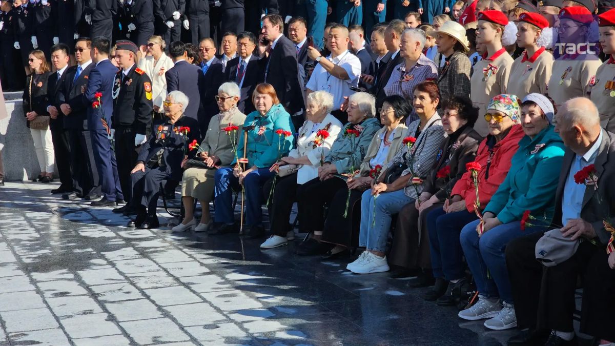 Крупнейший в России 15-метровый памятник в честь победы над милитаристской Японией и окончания Второй мировой войны открыли в Хабаровске, передает корреспондент ТАСС Крупнейший в России 15-метровый памятник в честь победы над милитаристской Японией и окончания Второй мировой войны открыли в Хабаровске, передает корреспондент ТАСС