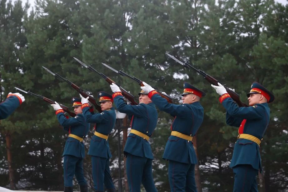 В Хабаровске открыли памятник Героям Нового времени В Хабаровске открыли памятник Героям Нового времени