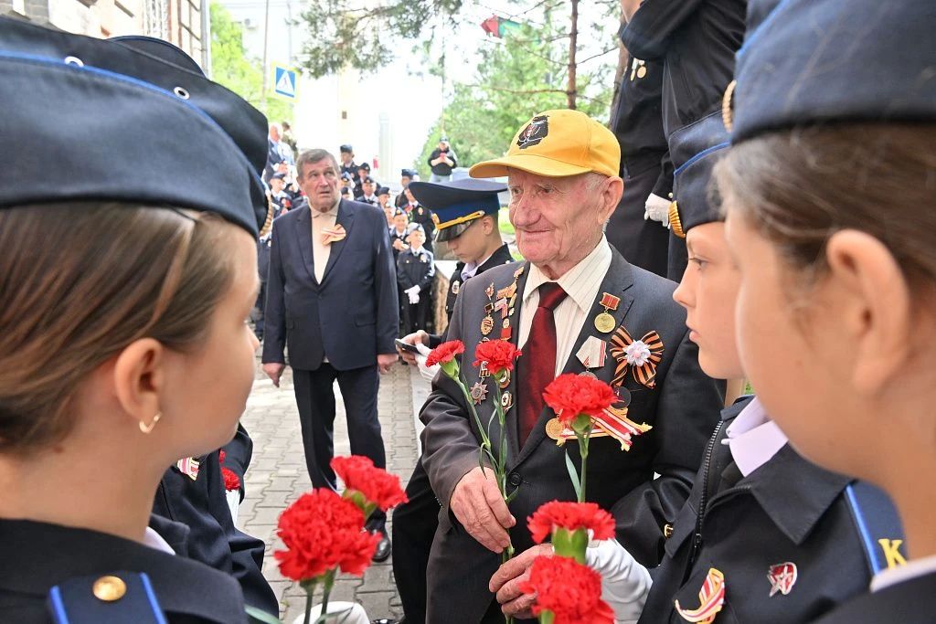 Сергей Кравчук: Дальний Восток стал тем самым рубежом, где усилиями наших отцов и дедов 81 год назад был окончательно сломлен враг и завершилась самая масштабная и трагическая война в истории человечества Сергей Кравчук: Дальний Восток стал тем самым рубежом, где усилиями наших отцов и дедов 81 год назад был окончательно сломлен враг и завершилась самая масштабная и трагическая война в истории человечества