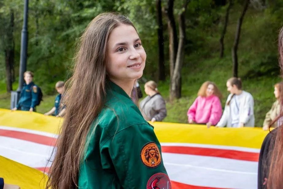 Более 3000 человек развернули 300-метровую ленту Дальневосточной Победы в Хабаровске Более 3000 человек развернули 300-метровую ленту Дальневосточной Победы в Хабаровске