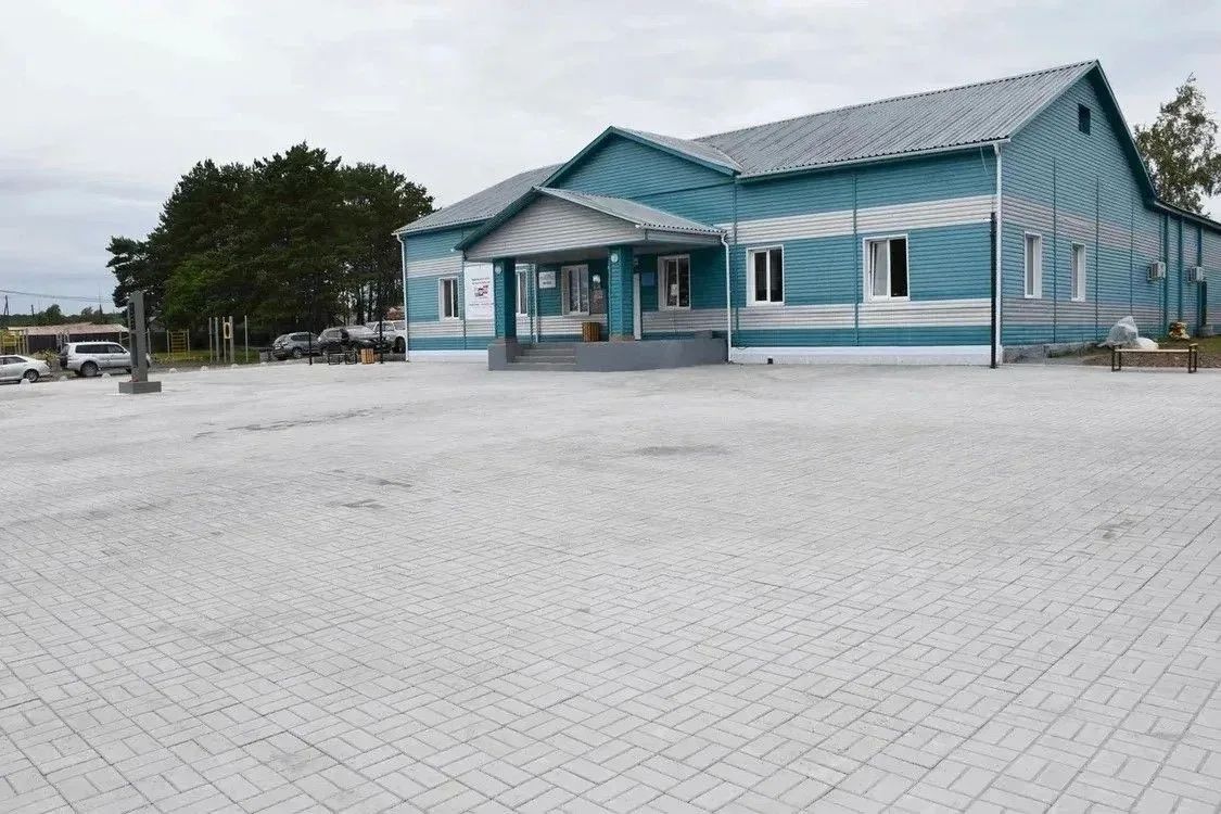 Новую площадку у Межпоселенческого центра нанайской культуры открыли в селе Джари Новую площадку у Межпоселенческого центра нанайской культуры открыли в селе Джари