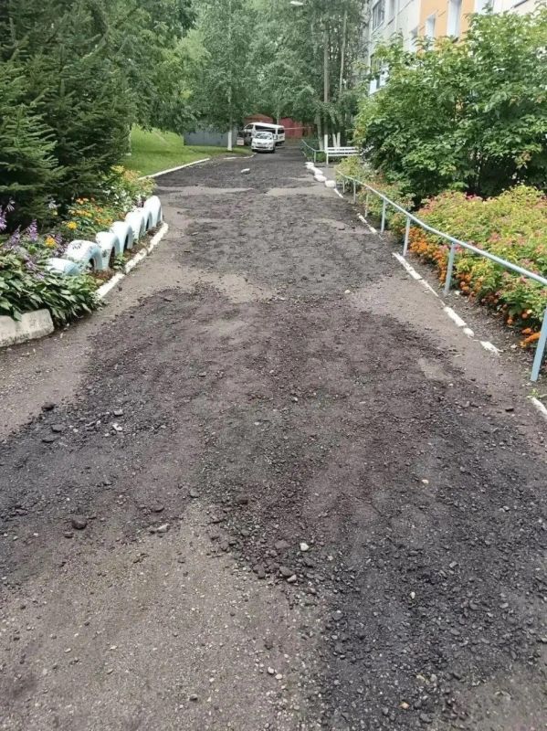 Дорогу у медколледжа в Хабаровске привели в порядок Дорогу у медколледжа в Хабаровске привели в порядок