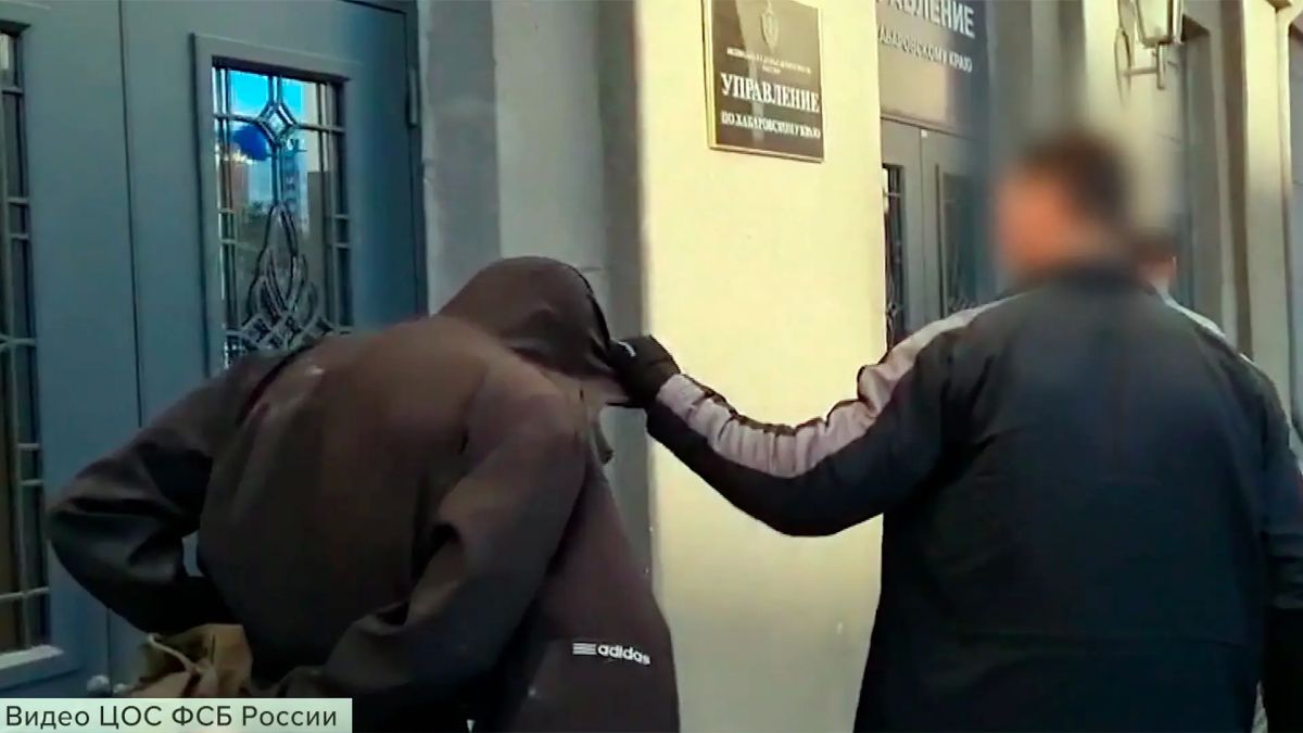 В Хабаровском крае ФСБ задержала агента киевских спецслужб: 1tv.ru/n/552527