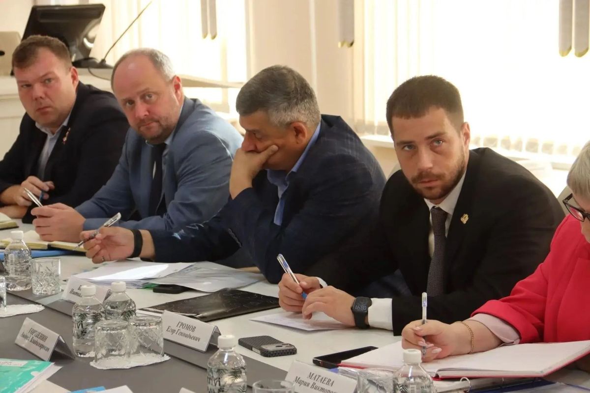 Сергей Кравчук: Провел аппаратное совещание Сергей Кравчук: Провел аппаратное совещание