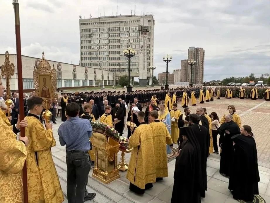 Безопасность прихожан и святой реликвии в Спасо-Преображенском кафедральном соборе обеспечат казаки Безопасность прихожан и святой реликвии в Спасо-Преображенском кафедральном соборе обеспечат казаки