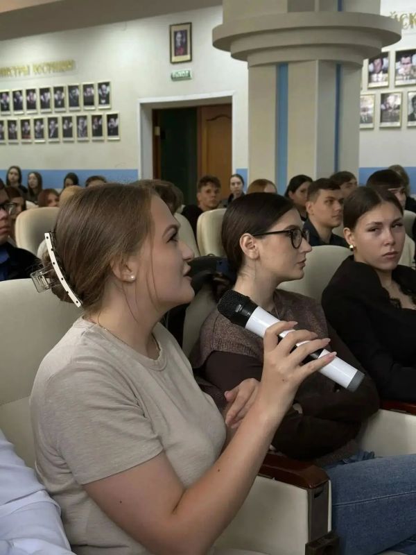 Урок Мужества: откровенный разговор о долге, Родине и подвиге Урок Мужества: откровенный разговор о долге, Родине и подвиге