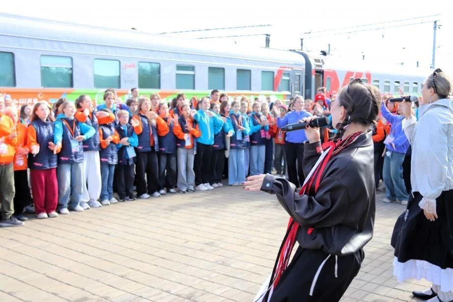 Поезд «Путешествие мечты» прибыл в Хабаровск: в город приехали победители Всероссийского конкурса «Большая перемена» Поезд «Путешествие мечты» прибыл в Хабаровск: в город приехали победители Всероссийского конкурса «Большая перемена»
