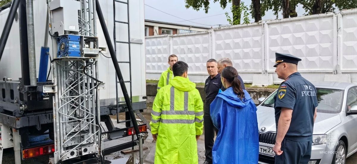В Хабаровске специалисты МЧС России приняли участие в комплексной проверке сетей связи к работе в условиях ЧС В Хабаровске специалисты МЧС России приняли участие в комплексной проверке сетей связи к работе в условиях ЧС