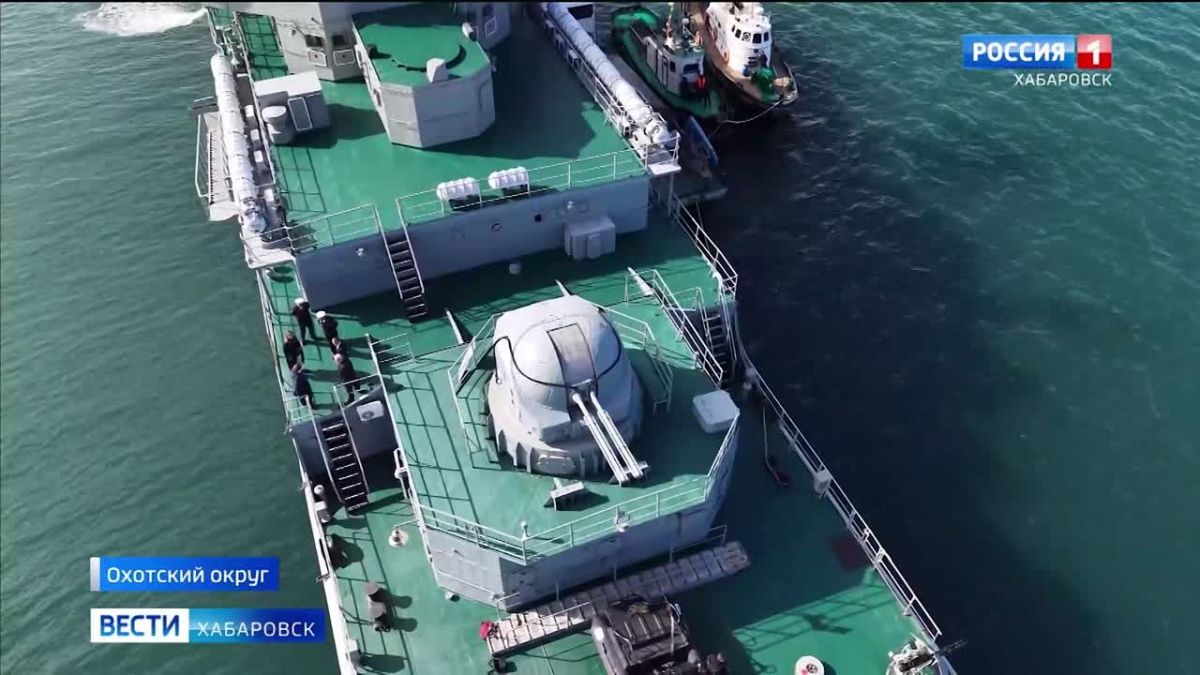Губернатор поднялся на борт десантного корабля «Ослябя»: «Благодарность морякам от жителей края»