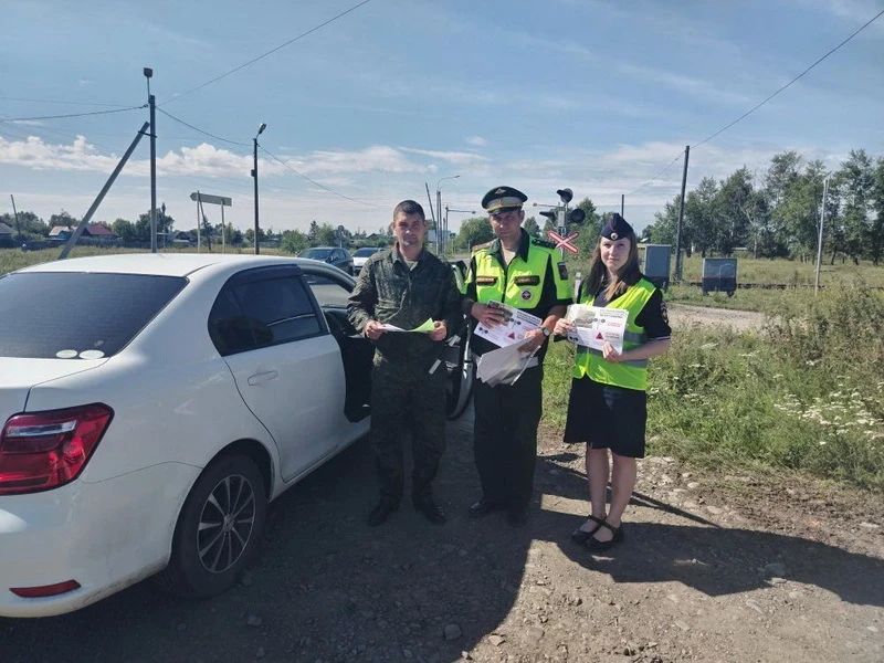 В Комсомольском районе сотрудники Госавтоинспекции провели акцию «Безопасность на железнодорожном переезде» В Комсомольском районе сотрудники Госавтоинспекции провели акцию «Безопасность на железнодорожном переезде»
