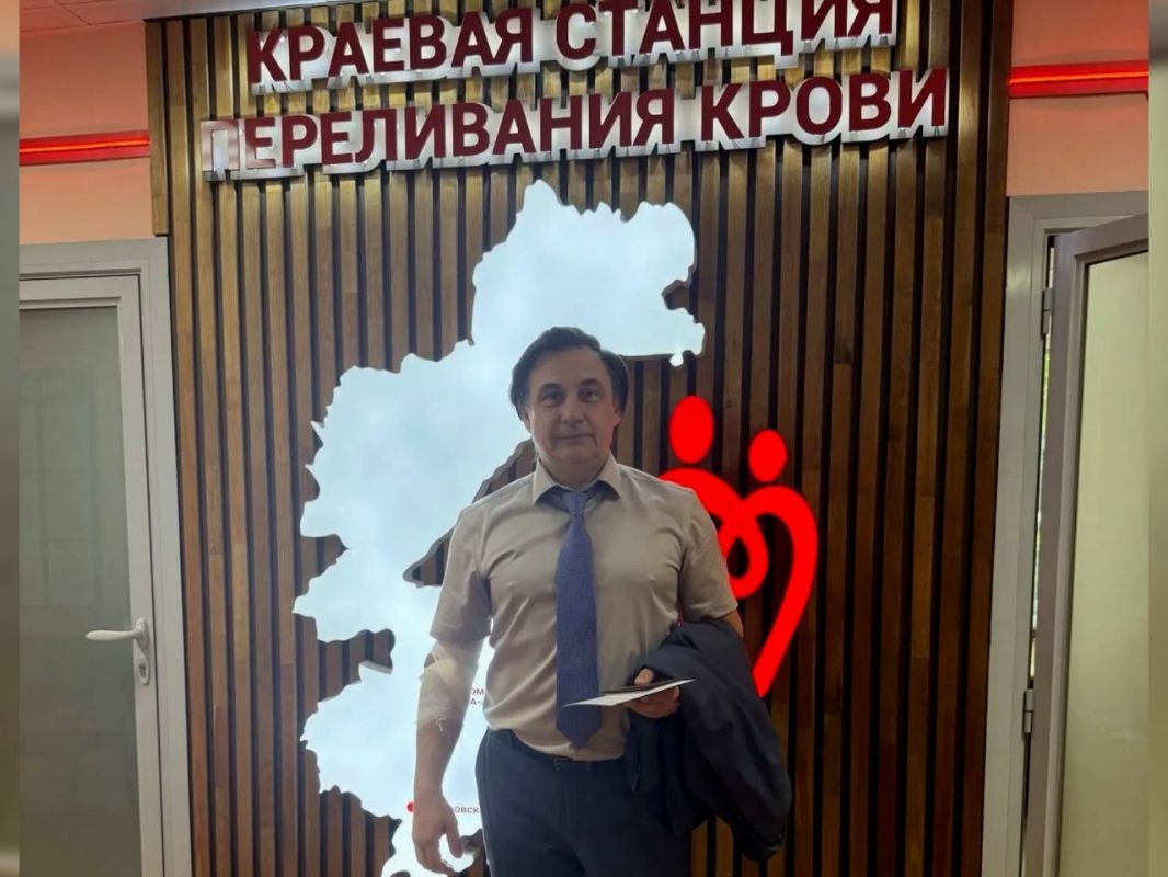 Александр Жорник: В очередной раз поддержал акцию по сдаче крови и сам сегодня стал её участником Александр Жорник: В очередной раз поддержал акцию по сдаче крови и сам сегодня стал её участником