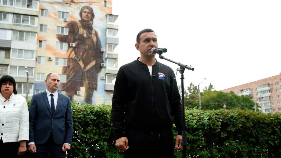 Максим Иванов: Будем развивать проект «Муралы Победы» по всему Хабаровскому краю Максим Иванов: Будем развивать проект «Муралы Победы» по всему Хабаровскому краю
