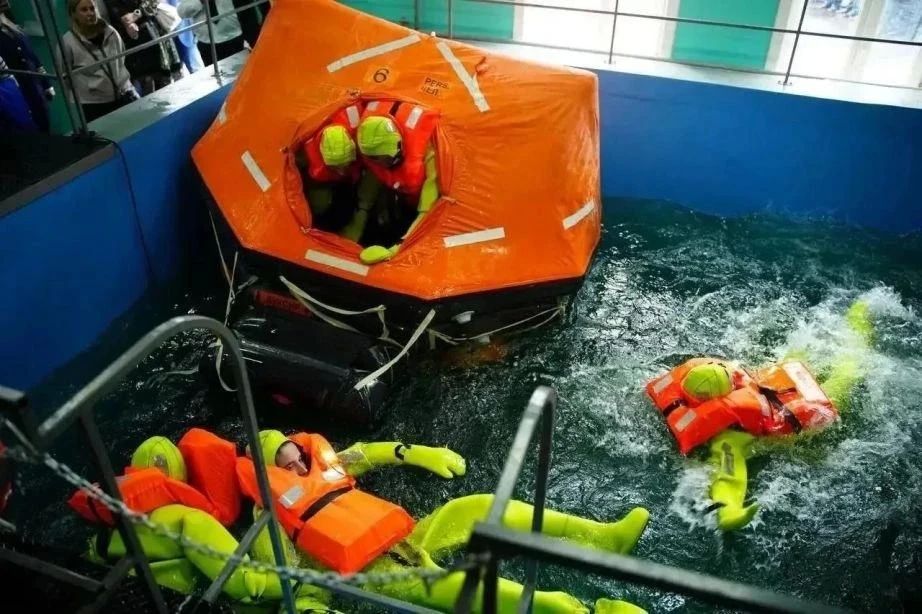 85 лет успеха: за годы работы Хабаровский колледж водного транспорта и промышленности выпустил более 15 тысяч молодых специалистов 85 лет успеха: за годы работы Хабаровский колледж водного транспорта и промышленности выпустил более 15 тысяч молодых специалистов