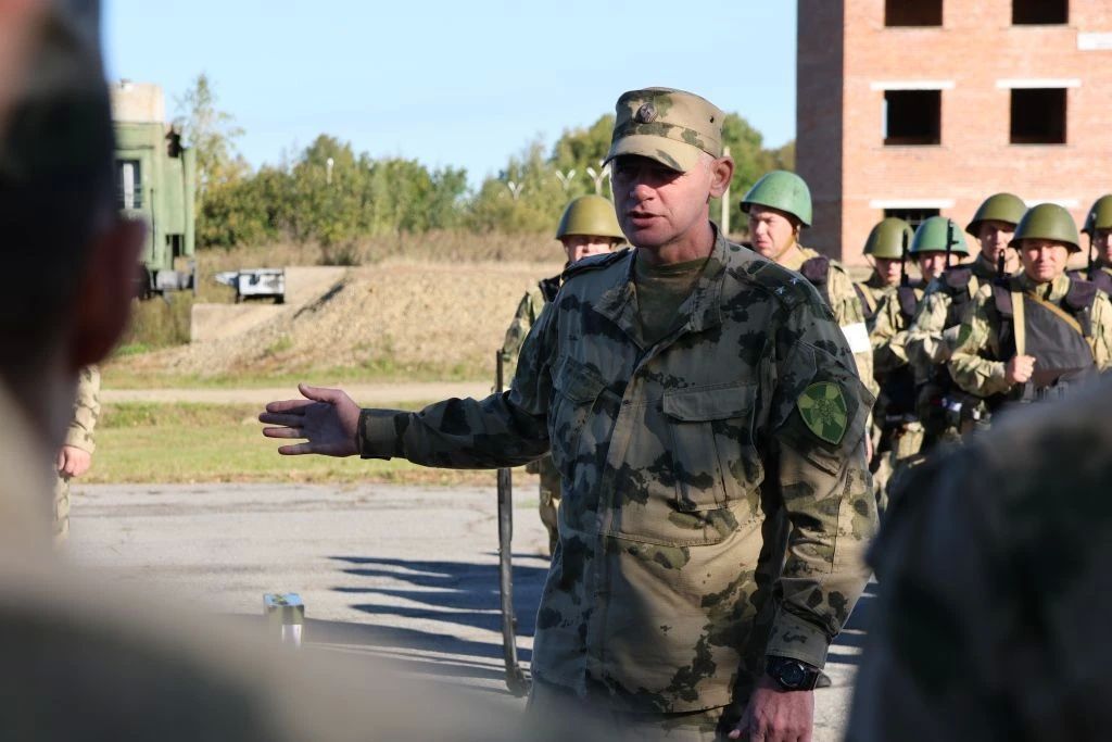 Выпускники военных ВУЗов прибыли на службу в Восточный округ Росгвардии Выпускники военных ВУЗов прибыли на службу в Восточный округ Росгвардии