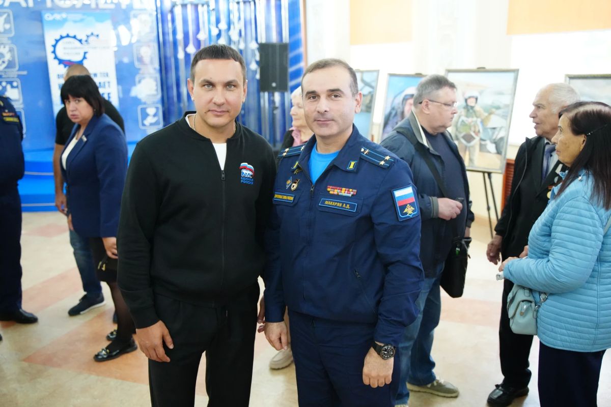 Максим Иванов: «Хочется, чтобы знакомство с этими людьми продолжалось и после выставки» Максим Иванов: «Хочется, чтобы знакомство с этими людьми продолжалось и после выставки»