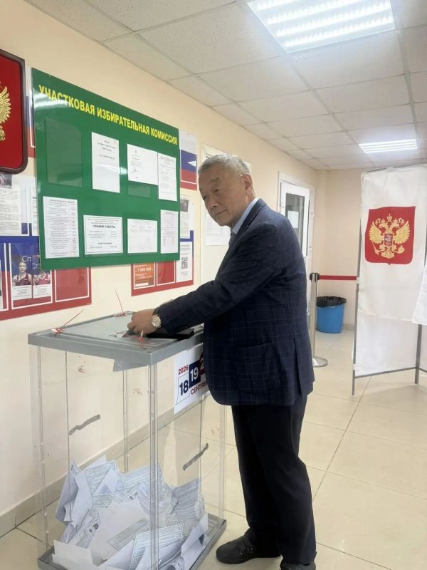 Руководитель Аппарата Общественной палаты Хабаровского края Александра Рябухина сделала свой выбор: Руководитель Аппарата Общественной палаты Хабаровского края Александра Рябухина сделала свой выбор: