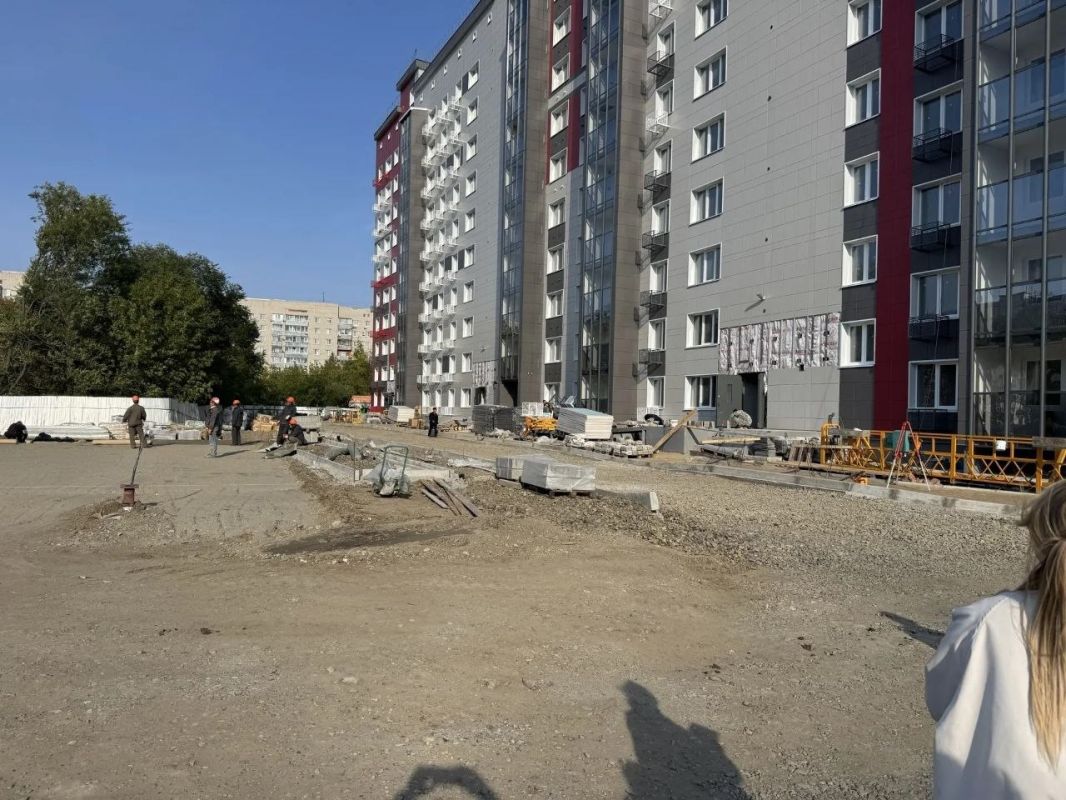 Александр Жорник: Посетил строительную площадку нового дома по улице Дзержинского, 40 в Комсомольске-на-Амуре Александр Жорник: Посетил строительную площадку нового дома по улице Дзержинского, 40 в Комсомольске-на-Амуре