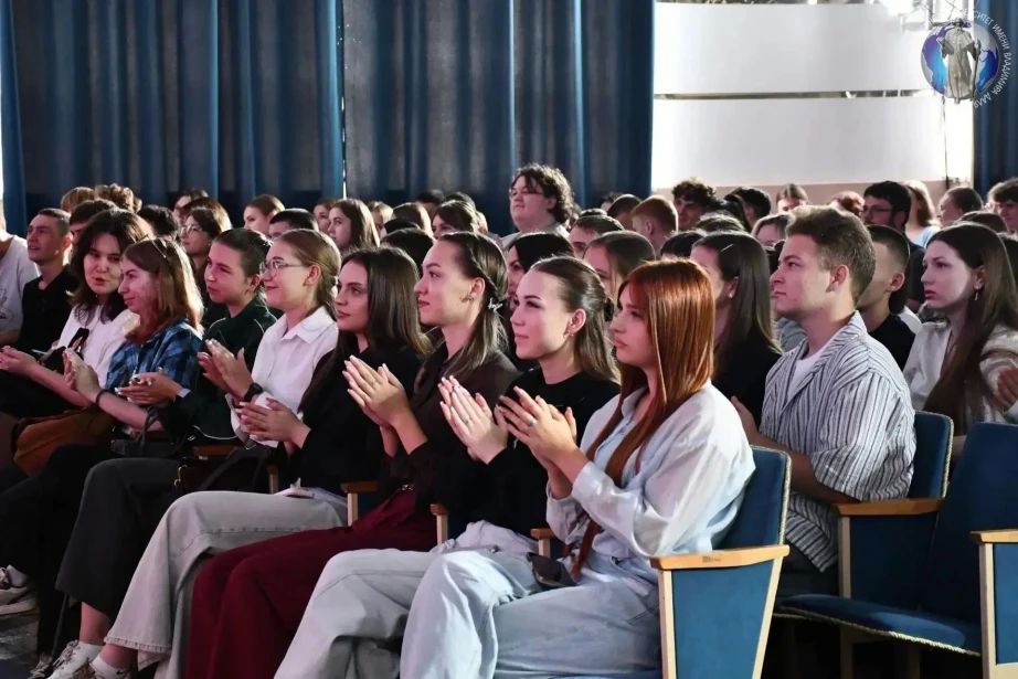 Артисты Хабаровского края выступили для жителей Луганска и Дебальцево Артисты Хабаровского края выступили для жителей Луганска и Дебальцево
