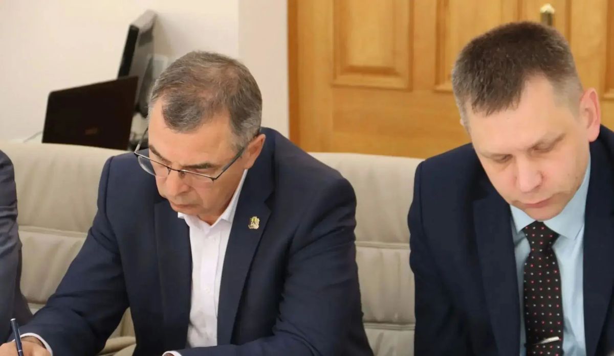 Сергей Кравчук: Провел аппаратное совещание Сергей Кравчук: Провел аппаратное совещание