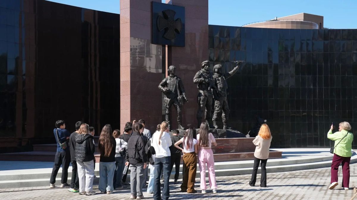 Дмитрий Демешин: Больше 400 ребят со всего края в этом году побывали в бесплатных познавательных турах по нашему региону Дмитрий Демешин: Больше 400 ребят со всего края в этом году побывали в бесплатных познавательных турах по нашему региону