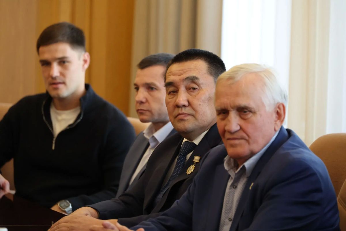 Дмитрий Демешин: Поздравил нашу сборную с успешным выступлением на 35-м чемпионате России по боксу среди мужчин в Саранске Дмитрий Демешин: Поздравил нашу сборную с успешным выступлением на 35-м чемпионате России по боксу среди мужчин в Саранске