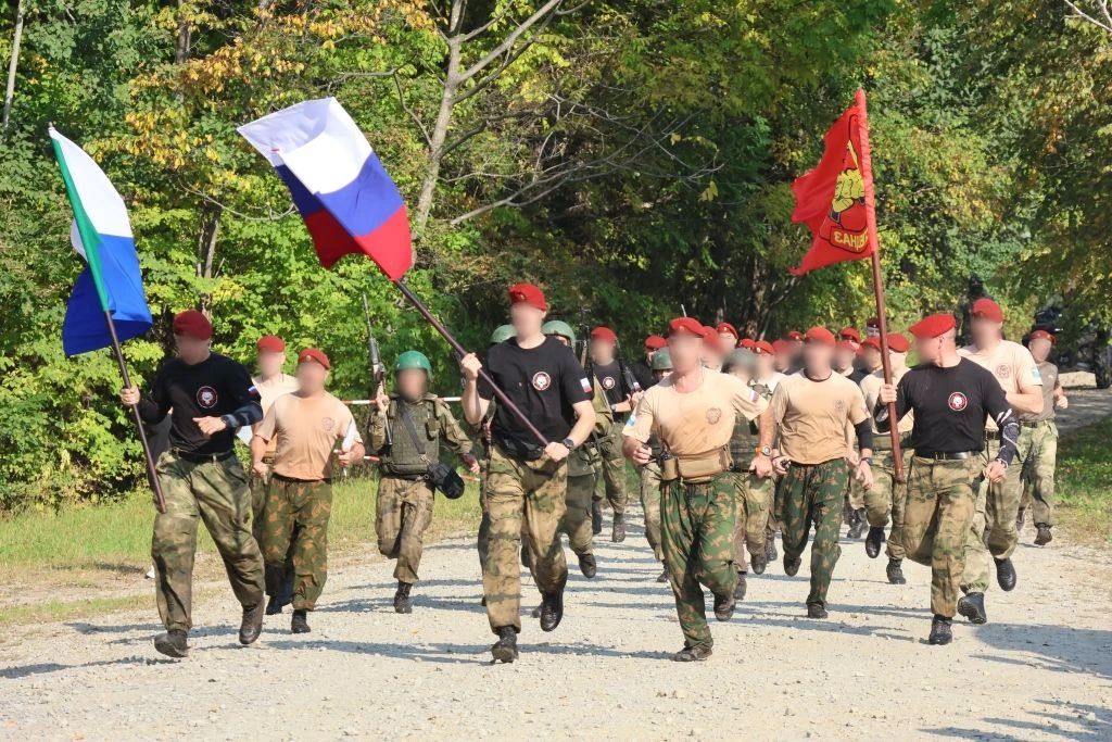 Военнослужащие спецназа приняли участие в испытаниях на право ношения крапового берета Военнослужащие спецназа приняли участие в испытаниях на право ношения крапового берета