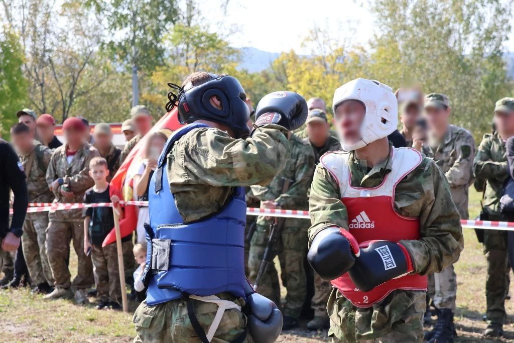 Военнослужащие спецназа приняли участие в испытаниях на право ношения крапового берета Военнослужащие спецназа приняли участие в испытаниях на право ношения крапового берета