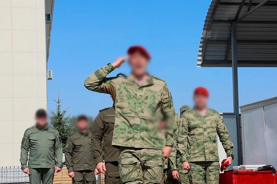 Военнослужащие спецназа приняли участие в испытаниях на право ношения крапового берета Военнослужащие спецназа приняли участие в испытаниях на право ношения крапового берета