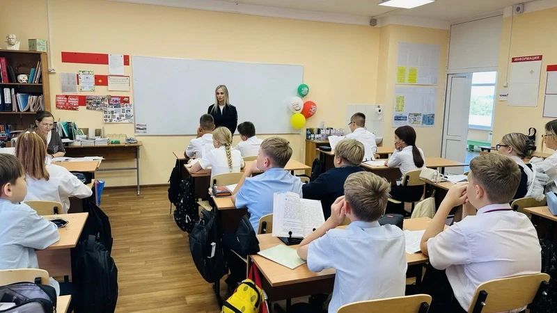 Сотрудники Госавтоинспекции Ванинского района провели урок безопасности для школьников Сотрудники Госавтоинспекции Ванинского района провели урок безопасности для школьников