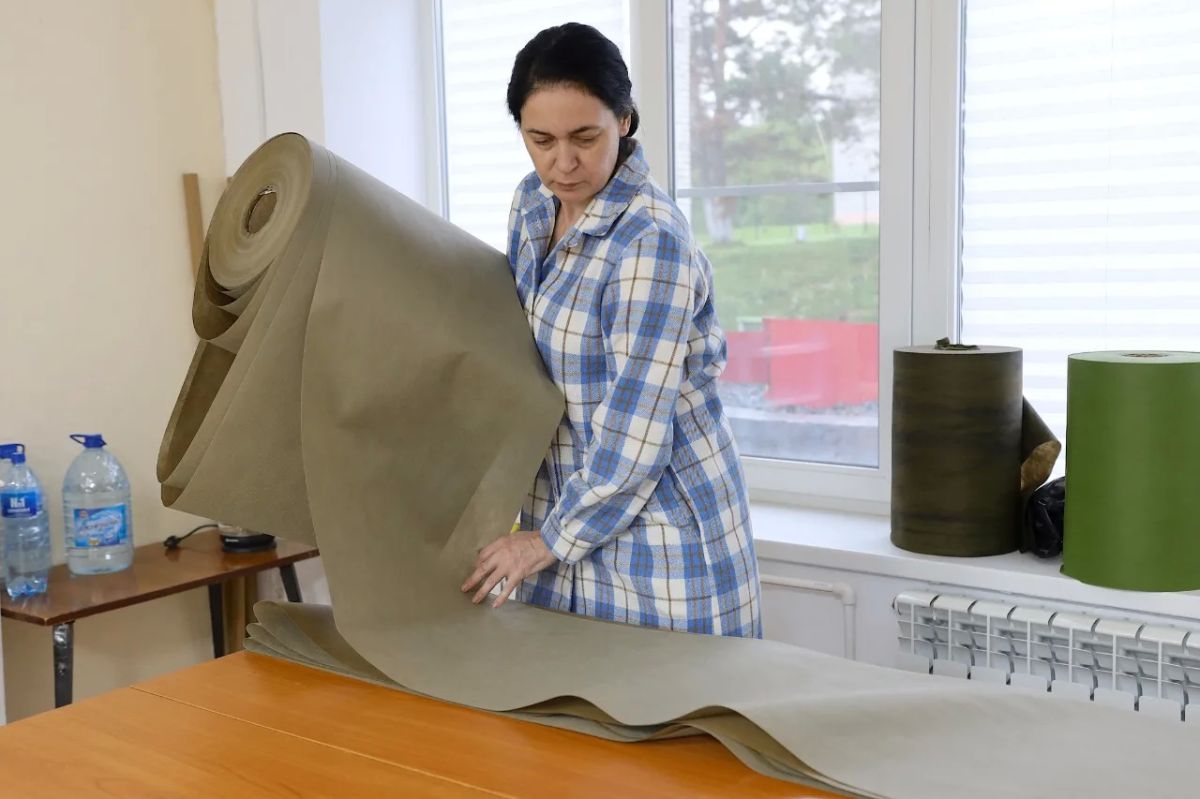 Волонтёры из Хабаровского края продолжают плести маскировочные сети Волонтёры из Хабаровского края продолжают плести маскировочные сети