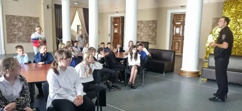 В Советско-Гаванском районе сотрудники Госавтоинспекции провели серию профилактических мероприятий В Советско-Гаванском районе сотрудники Госавтоинспекции провели серию профилактических мероприятий
