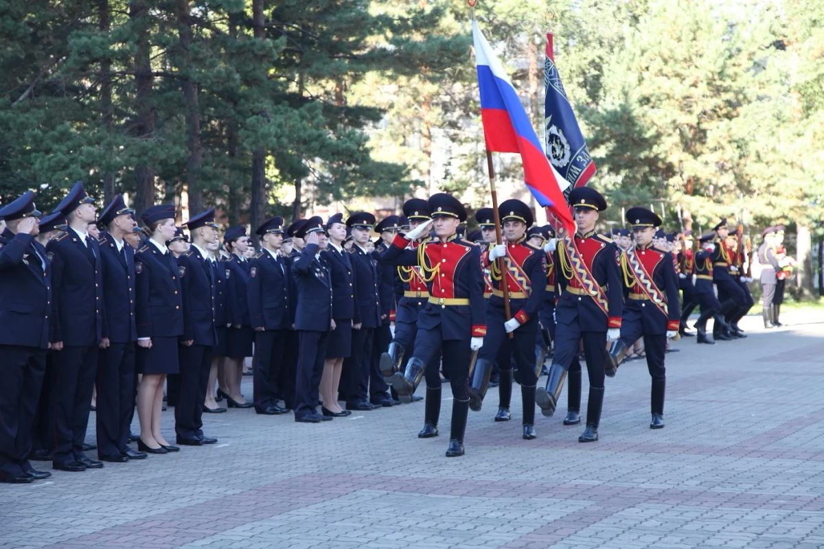Начальник УМВД России по Хабаровскому краю принял участие в церемонии принятия Присяги курсантами ведомственного института Начальник УМВД России по Хабаровскому краю принял участие в церемонии принятия Присяги курсантами ведомственного института