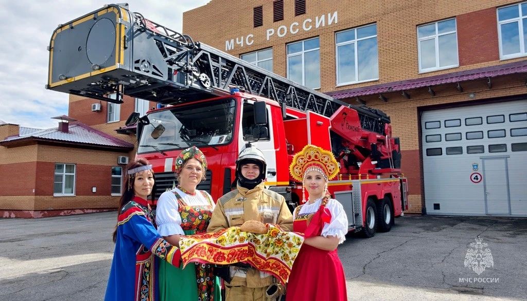 В Хабаровском крае сотрудники МЧС России поучаствовали в фотоконкурсе «В узорах народных — характер героев» В Хабаровском крае сотрудники МЧС России поучаствовали в фотоконкурсе «В узорах народных — характер героев»