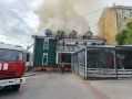 Деревянное историческое здание на улице Калинина загорелось в Хабаровске, к тушению были привлечены 25 человек и 8 единиц техники, сообщили ТАСС в ГУ МЧС России по региону