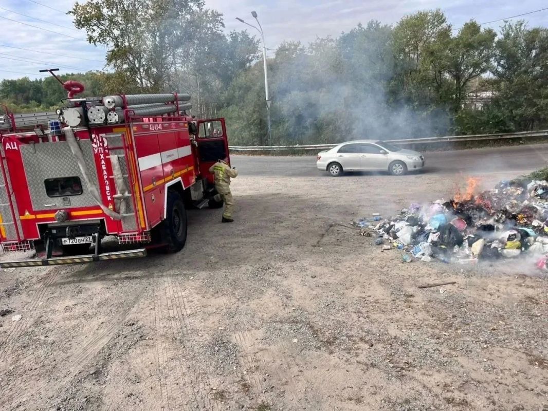 Мусоровоз едва не сгорел в Хабаровске Мусоровоз едва не сгорел в Хабаровске
