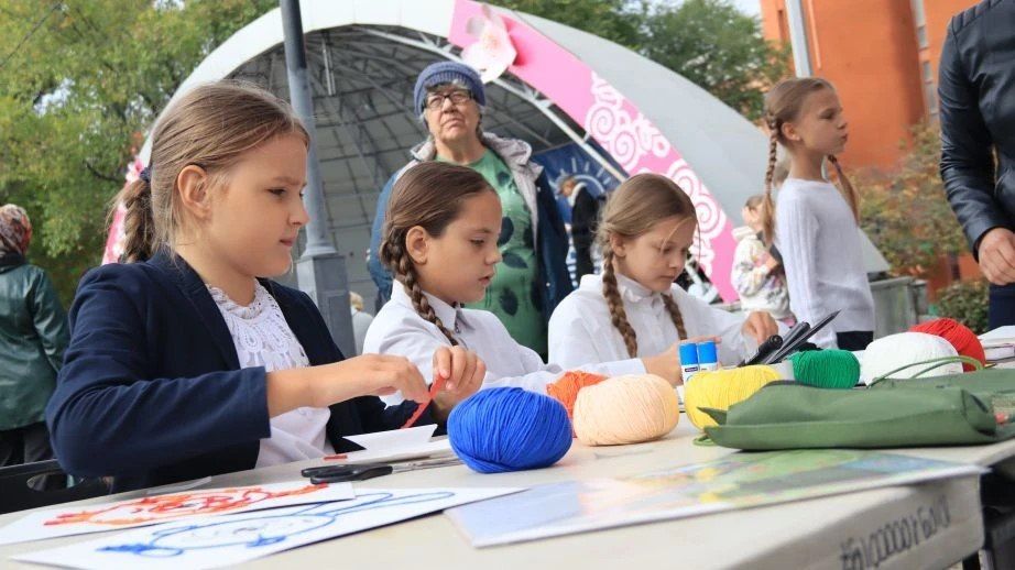 «Прогулка в темноте»: инклюзивный фестиваль «Брайлиана» прошел в Хабаровске «Прогулка в темноте»: инклюзивный фестиваль «Брайлиана» прошел в Хабаровске