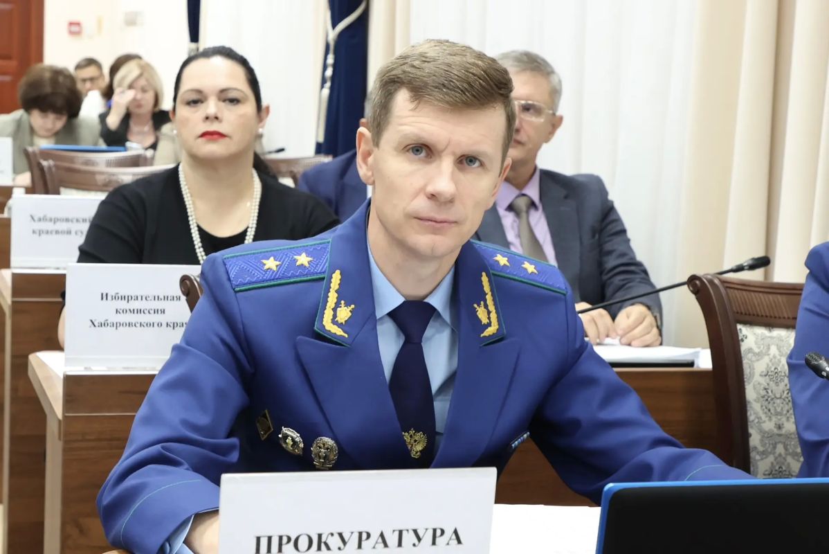 Прокурор Хабаровского края принял участие в работе законодательного органа государственной власти региона Прокурор Хабаровского края принял участие в работе законодательного органа государственной власти региона