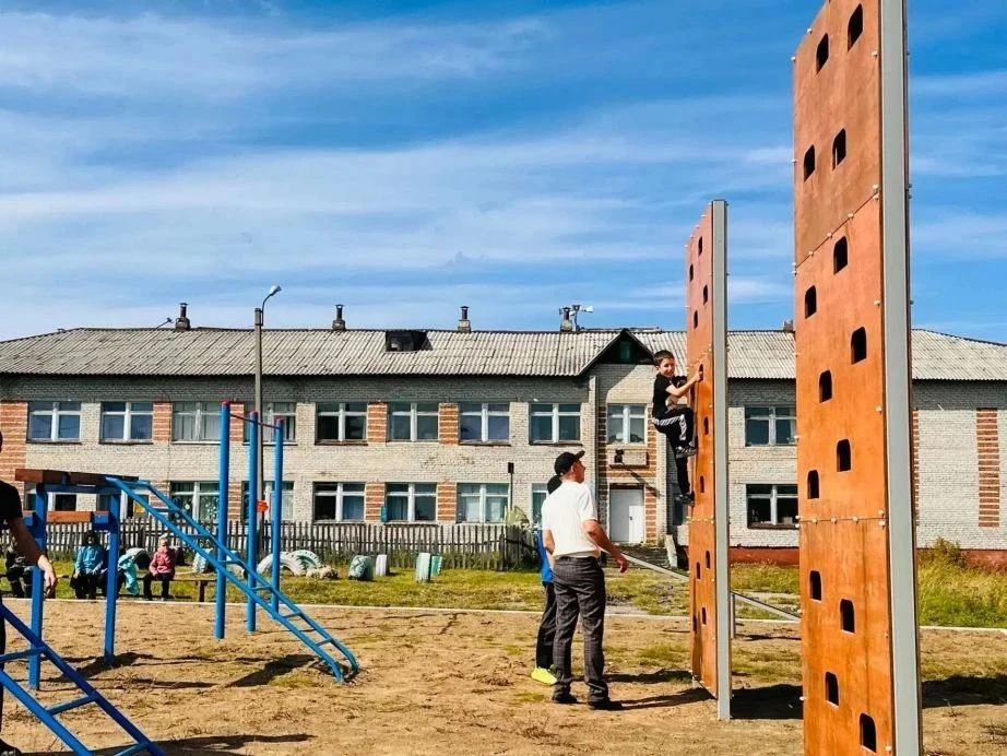Современную спортивную площадку открыли в селе Елабуга при поддержке Фонда президентских грантов Современную спортивную площадку открыли в селе Елабуга при поддержке Фонда президентских грантов