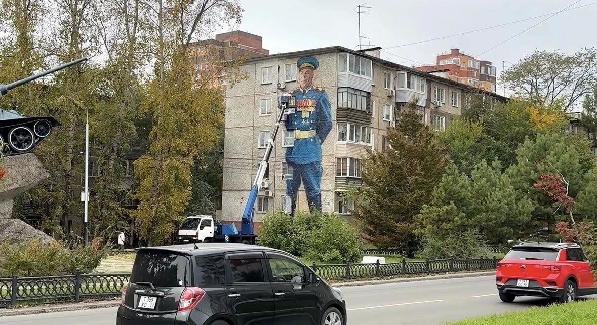 На пятиэтажке в Хабаровске появится мурал с советским маршалом