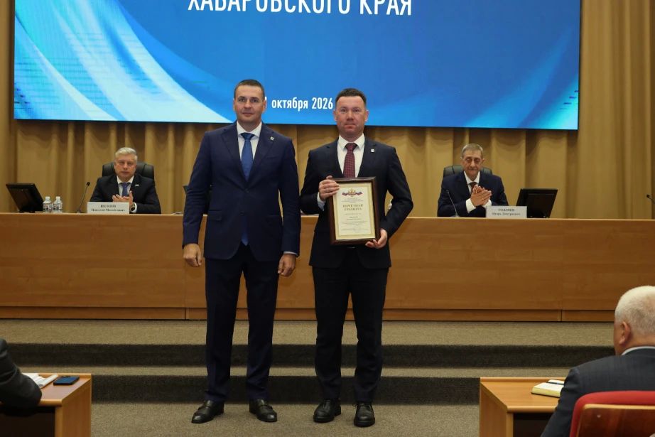 Заслуженное признание: Дмитрий Демешин вручил награды трём женщинам-медикам Хабаровского края Заслуженное признание: Дмитрий Демешин вручил награды трём женщинам-медикам Хабаровского края