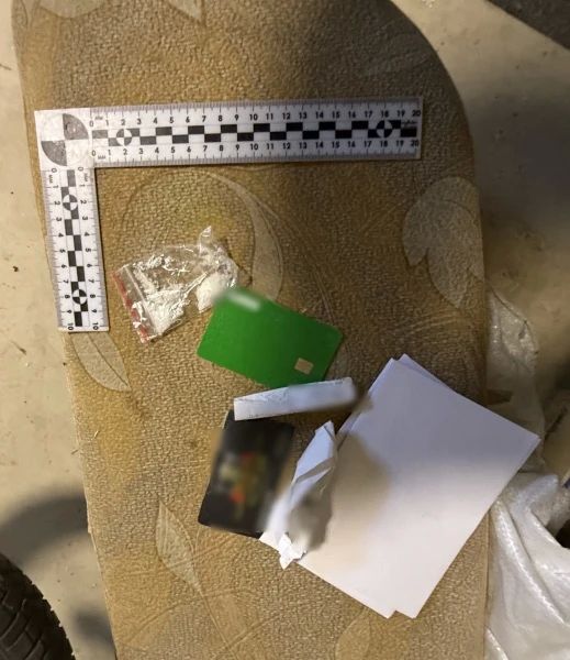 Полицейские Хабаровского района задержали подозреваемого в незаконном хранении синтетических наркотиков