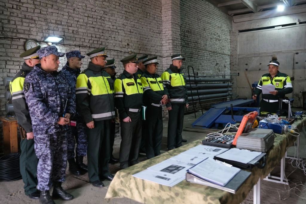В Хабаровске прошел учебный сбор с представителями военной автомобильной инспекции Росгвардии В Хабаровске прошел учебный сбор с представителями военной автомобильной инспекции Росгвардии