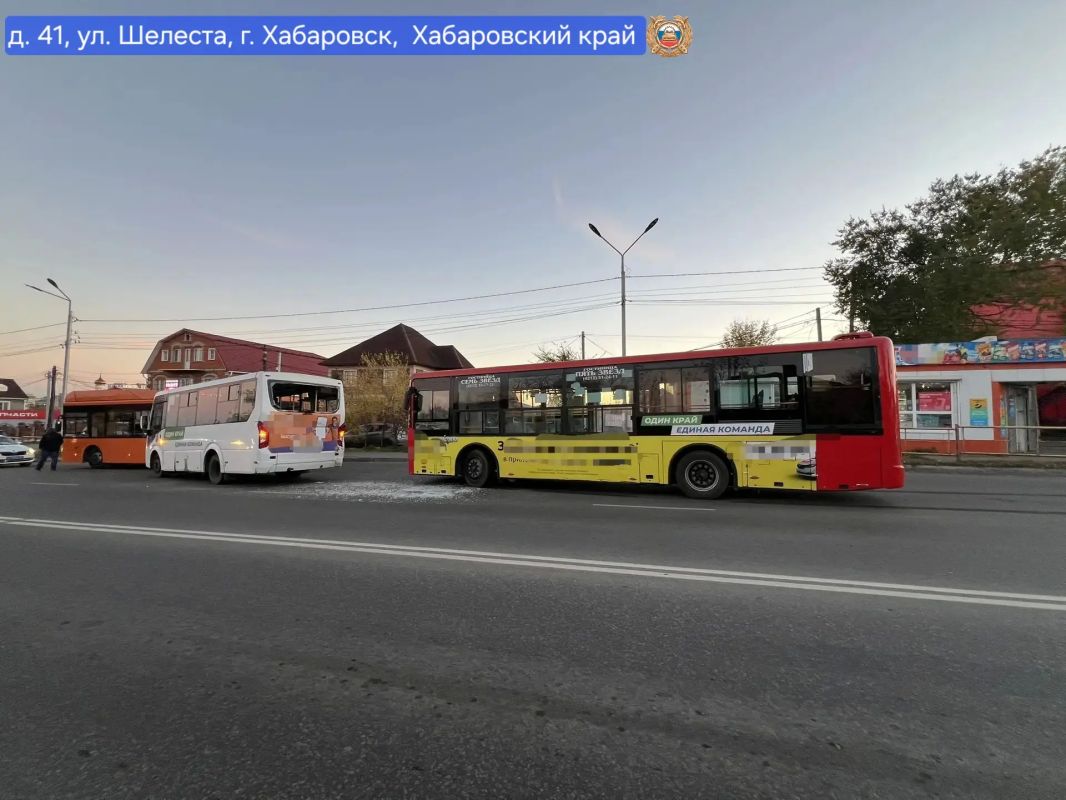 В тройном столкновении автобусов в краевой столице никто не пострадал
