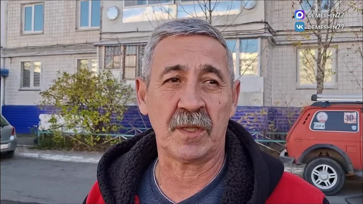 Двух девочек спас сосед во время пожара в многоквартирном доме в Комсомольске-на-Амуре, где погибли мать и четверо детей Они сейчас в больнице. Один ребенок находится в состоянии средней тяжести, а второй — вне опасности