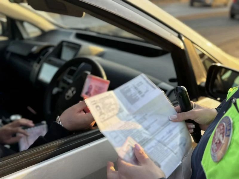 Сотрудники Госавтоинспекции Хабаровского края в рамках операции «Нелегал-2026» проверили транспорт под управлением иностранных граждан Сотрудники Госавтоинспекции Хабаровского края в рамках операции «Нелегал-2026» проверили транспорт под управлением иностранных граждан