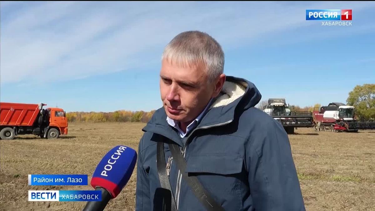 «У земли выходных нет, у нас тоже»: хабаровские аграрии рассчитывают побить рекорд по урожаю сои