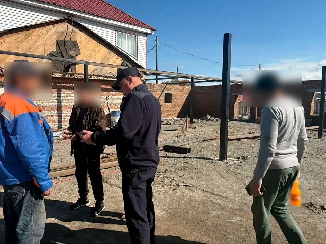 В Нанайском, Комсомольском и имени Лазо районам полицейские провели рейды по проверке соблюдения миграционного законодательства В Нанайском, Комсомольском и имени Лазо районам полицейские провели рейды по проверке соблюдения миграционного законодательства