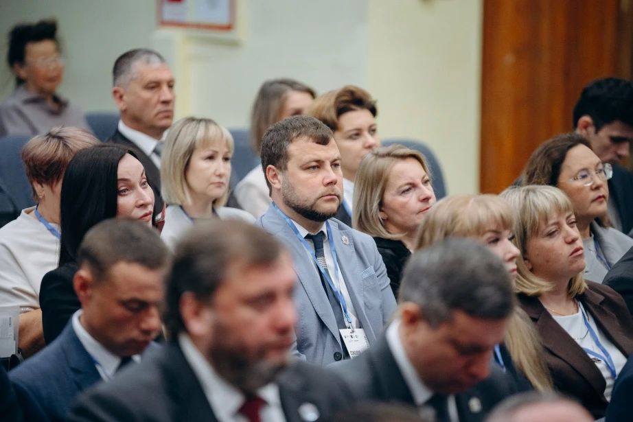 Более 100 муниципальных служащих со всего края прошли обучение и обменялись опытом на ежегодном семинаре-совещании Более 100 муниципальных служащих со всего края прошли обучение и обменялись опытом на ежегодном семинаре-совещании